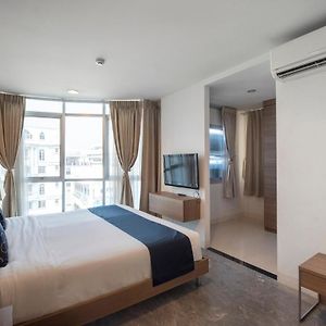 Zimmer mit Kingsize-Bett